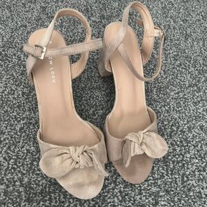 New Look Women's Cream Heels with Bow
